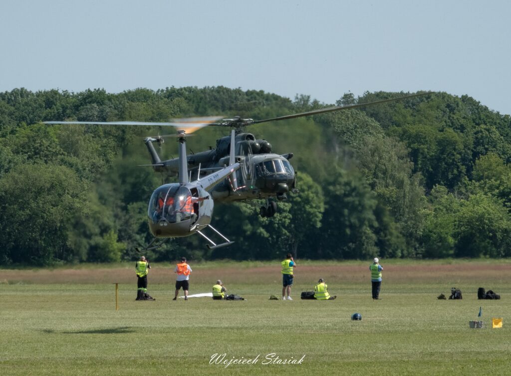 azm zlot heli 2025029