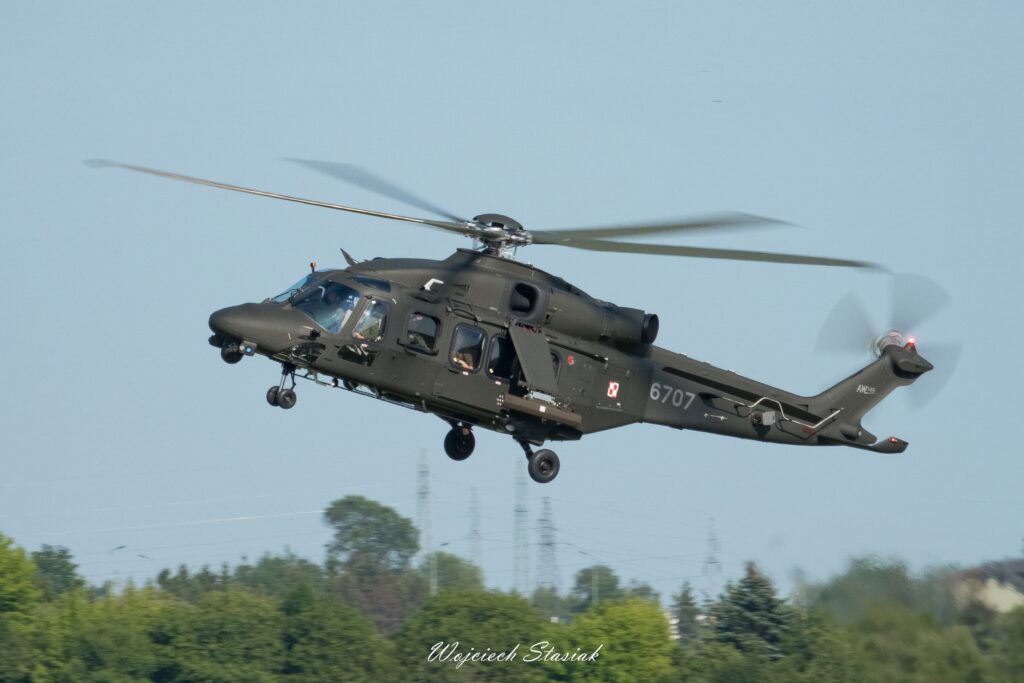 azm zlot heli 2025043