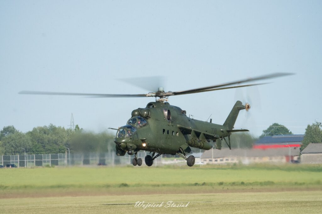 azm zlot heli 2025048