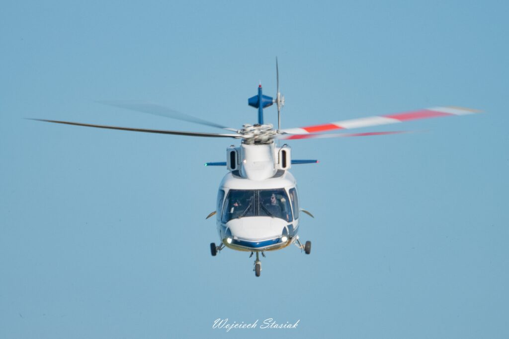 azm zlot heli 2025054