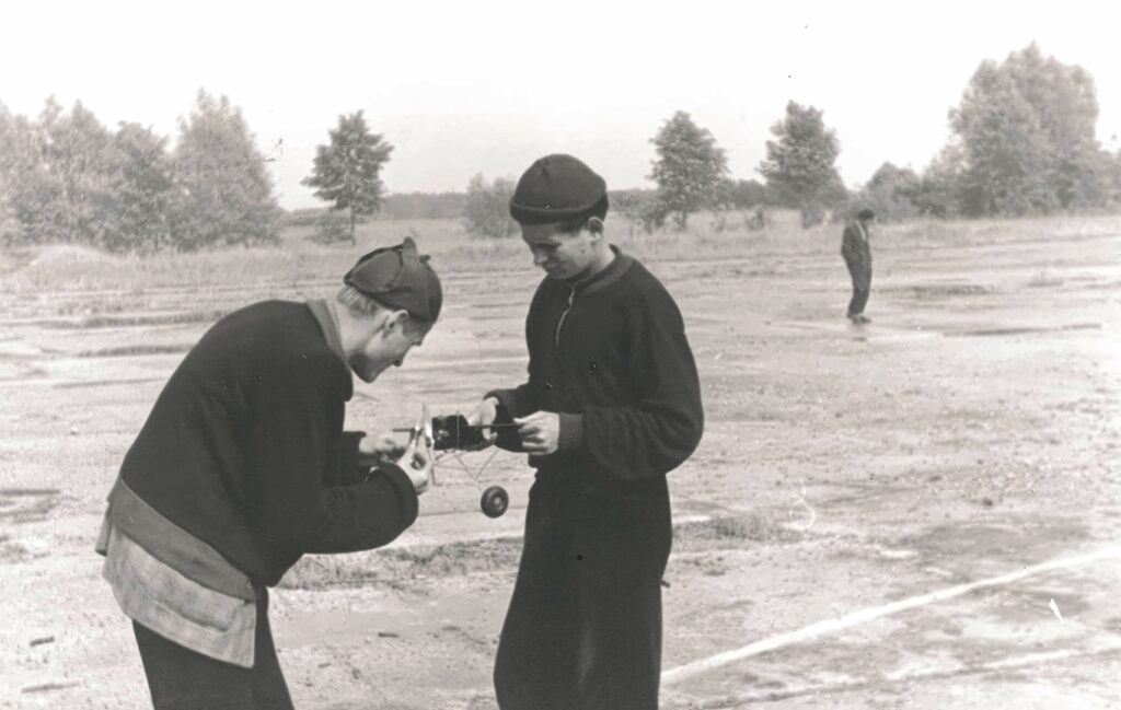 azm czb historia ws 212 8k full