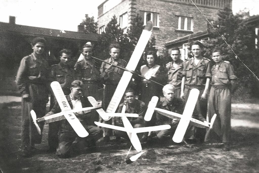 azm czb historia ws 213 8k full