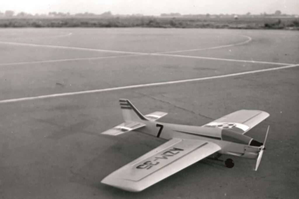 azm czb historia ws 228 8k full